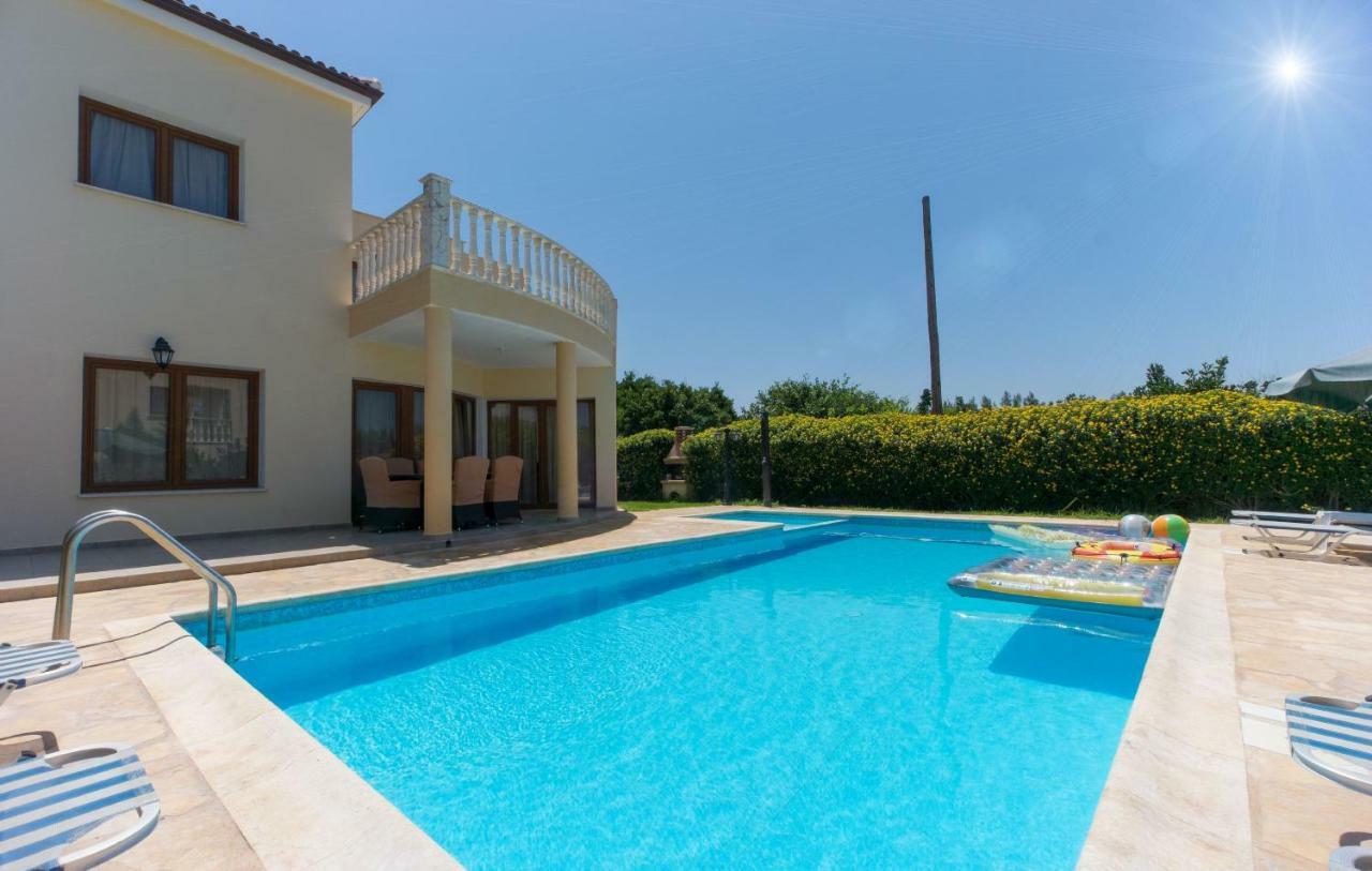 Villa Tsikkos Tria Polis Exterior photo