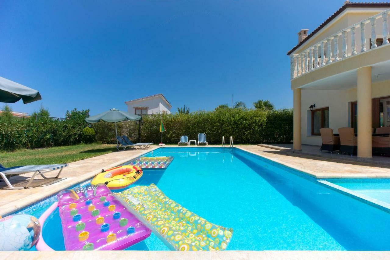 Villa Tsikkos Tria Polis Exterior photo